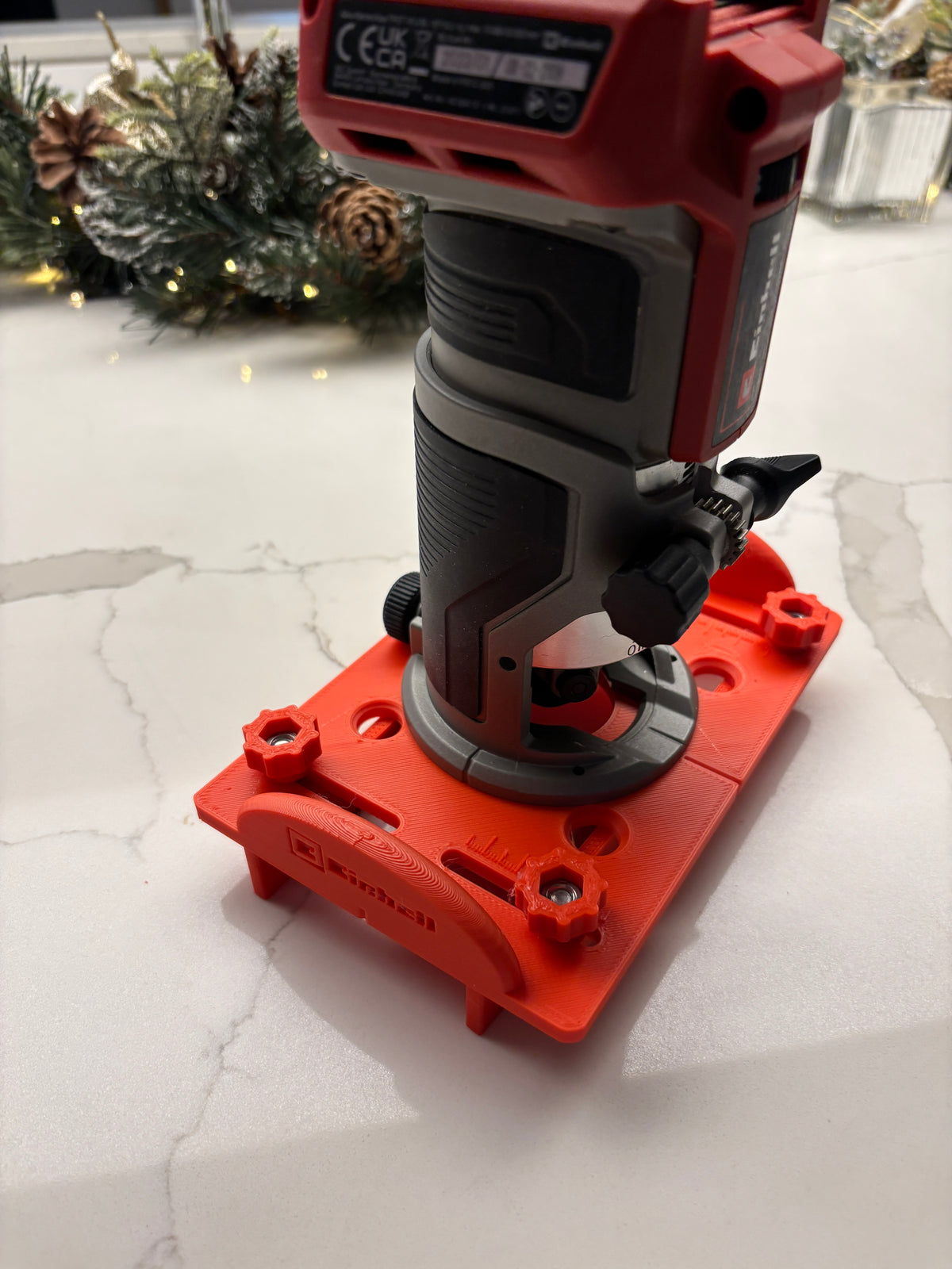 Einhell TP-ET 18 Li BL Fräsbasis-Schablone zum Herstellen von Zapfen-/Schlitzfräsungen/Nuten