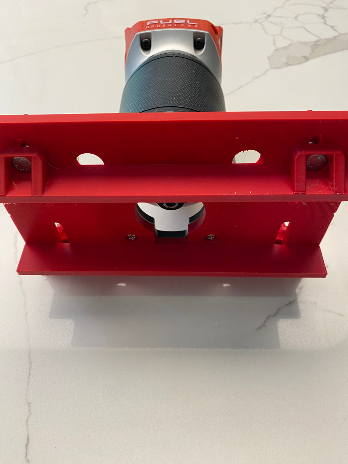 Base de fraisage Milwaukee M18 FUEL pour la réalisation de mortaises / mortaises à fente / rainures