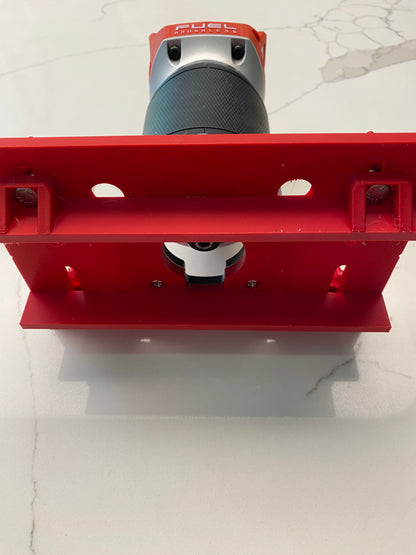 Base de fraisage Milwaukee M18 FUEL pour la réalisation de mortaises / mortaises à fente / rainures