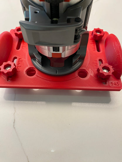 Base de fraisage Milwaukee M18 FUEL pour la réalisation de mortaises / mortaises à fente / rainures
