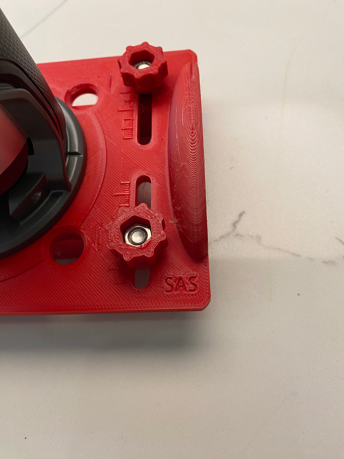 Base de fraisage Milwaukee M18 FUEL pour la réalisation de mortaises / mortaises à fente / rainures
