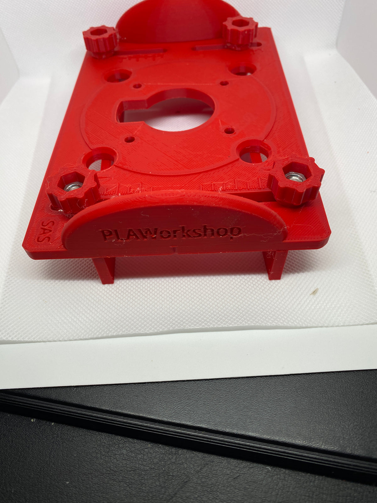 Base de fraisage Milwaukee M18 FUEL pour la réalisation de mortaises / mortaises à fente / rainures