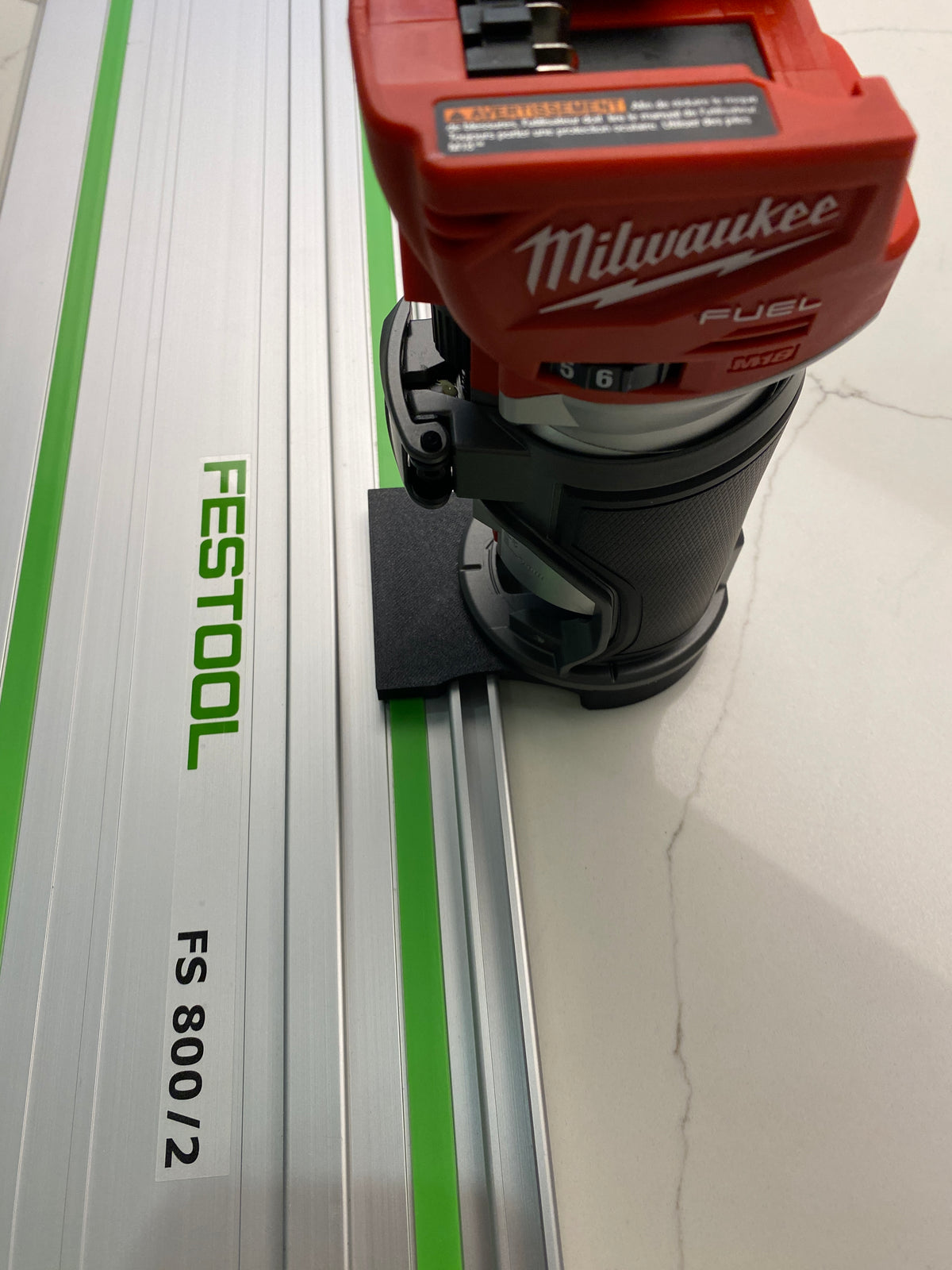Adaptateur de rail de guidage Milwaukee Router M18 FUEL pour rail de guidage Festool