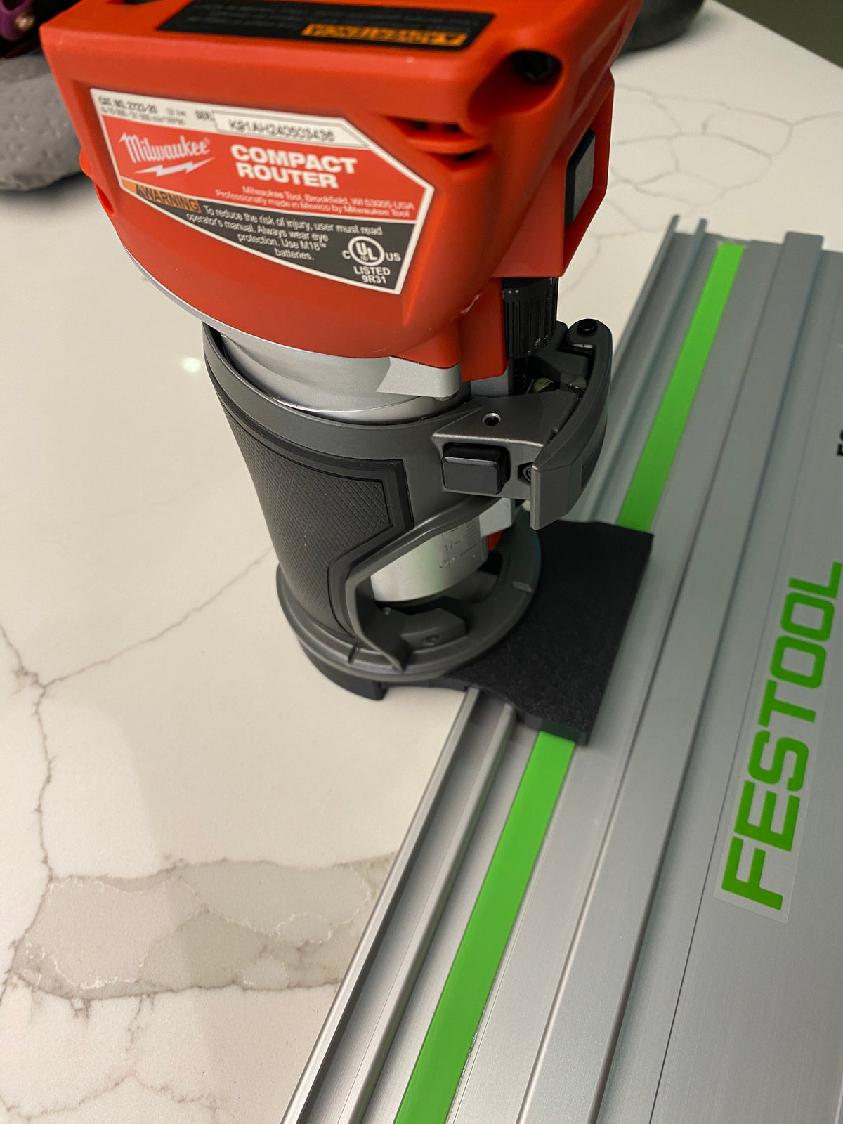 Adaptateur de rail de guidage Milwaukee Router M18 FUEL pour rail de guidage Festool