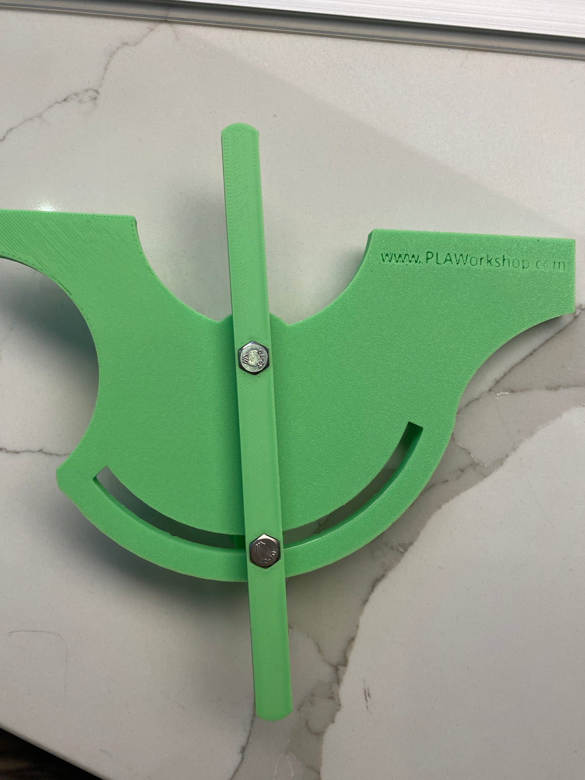 Fixation d'angle entièrement réglable pour rail de guidage Festool