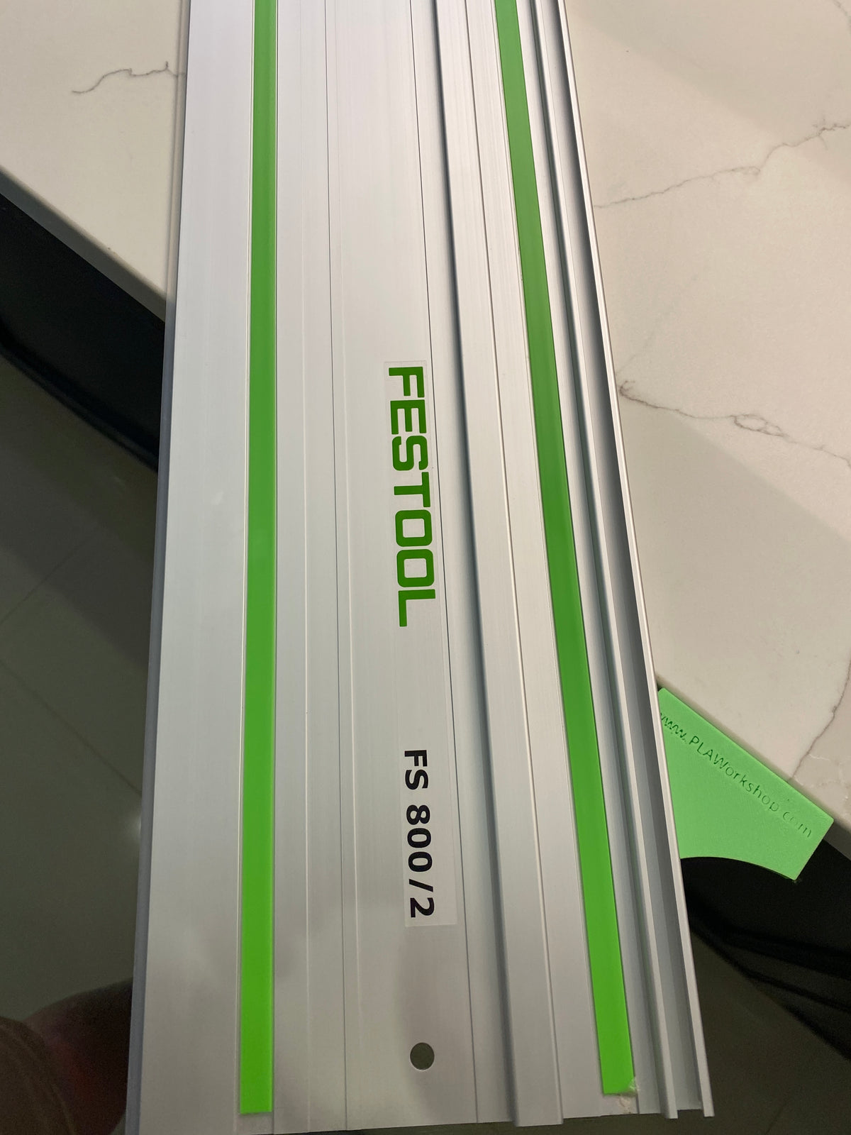 Fixation d'angle entièrement réglable pour rail de guidage Festool