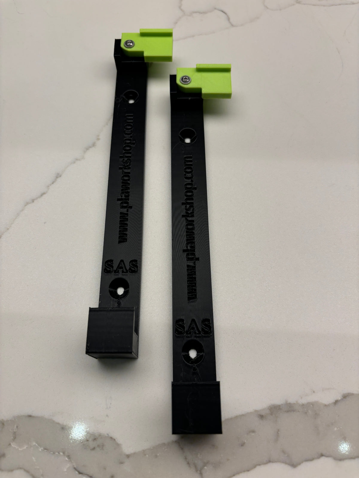Ryobi Führungsschienen-Schienenhalter / Schienensäge-Wandhalterungen. 1 PAAR  
