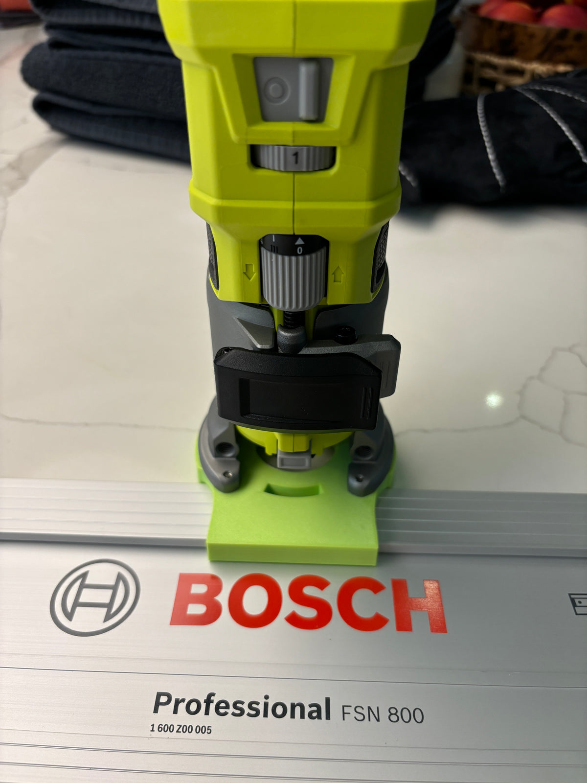 Adaptateur de rail de guidage pour base plongeante Ryobi RTR18 RTR18C R18TR P601 vers rail de guidage Bosch