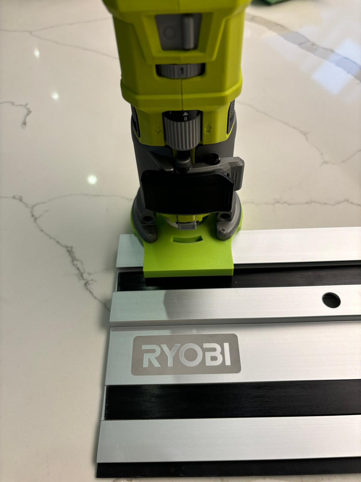 Ryobi RTR18 RTR18C R18TR P601 Tauchsockel-Schienenadapter für Ryobi Führungsschiene