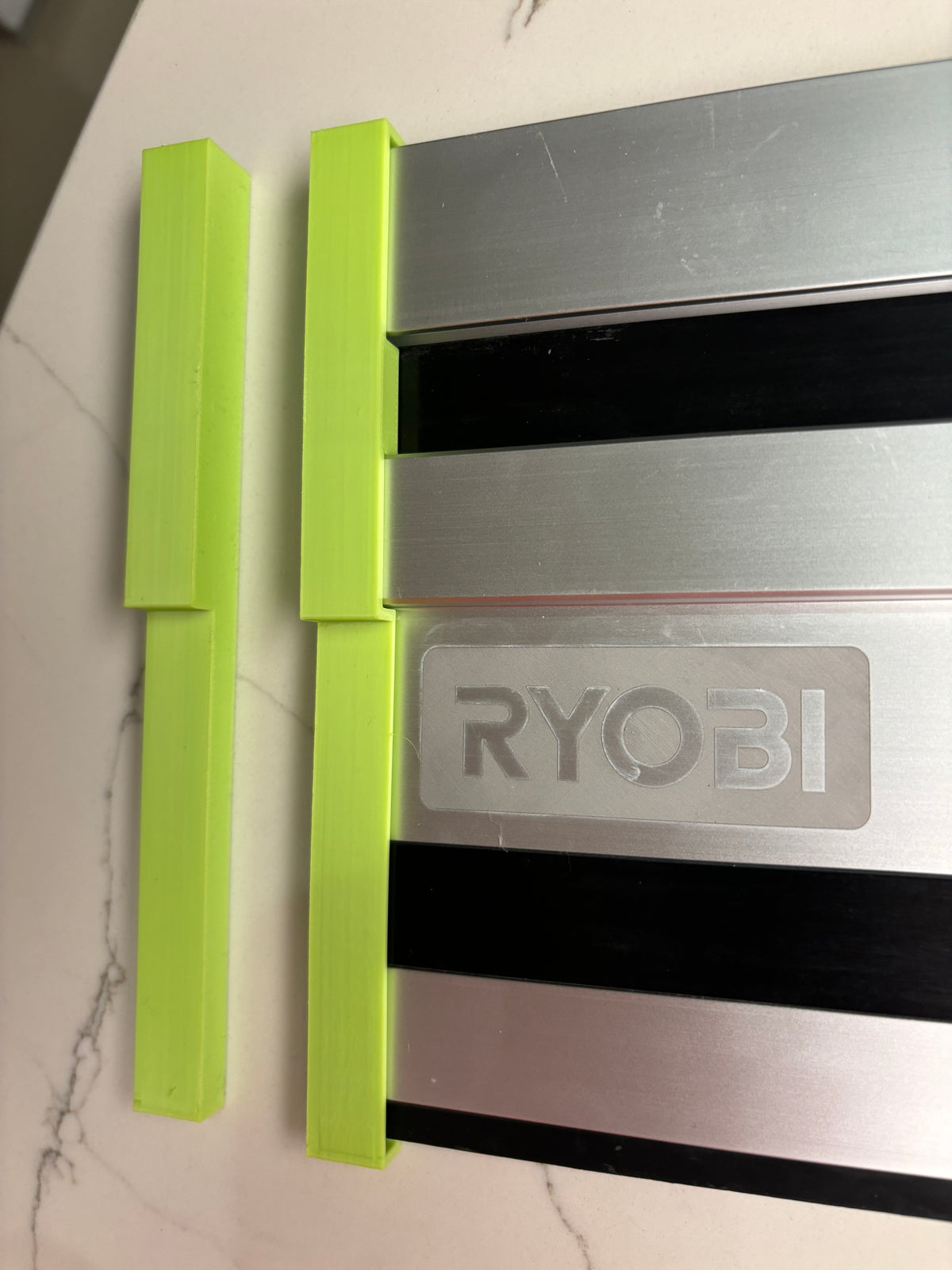 Protection d'extrémité de rail de guidage Ryobi pour scie plongeante/scie sur rail 1 PAIRE