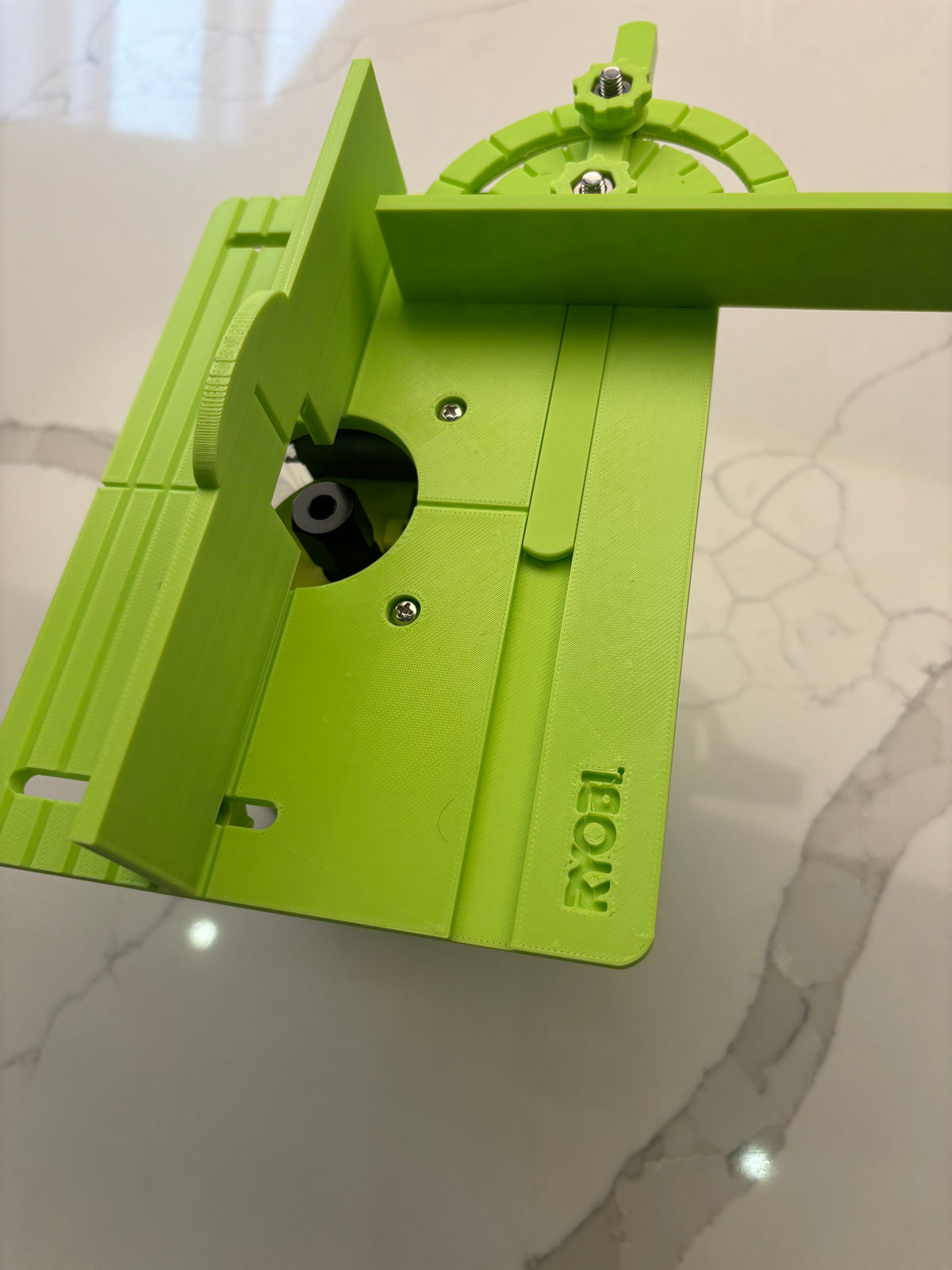 TOOLAX Mini-Frästisch-Einsatz für Ryobi – Werkbank-kompatibel | Hergestellt im Vereinigten Königreich