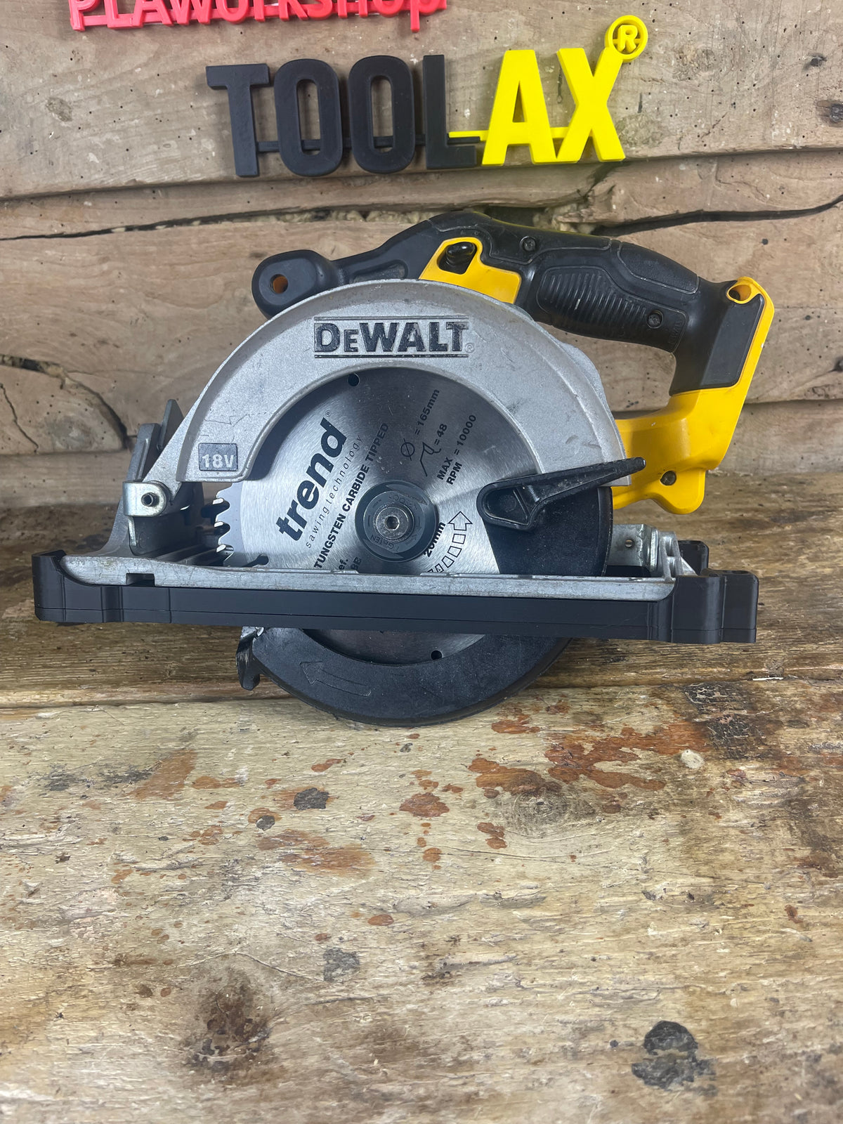 TOOLAX Guide Rail Adapter Base – Cut Perfect 45° & 90° Angles compatible with Dewalt Circular Saws DCS391 & DCS565  – for Dewalt Guide Rails