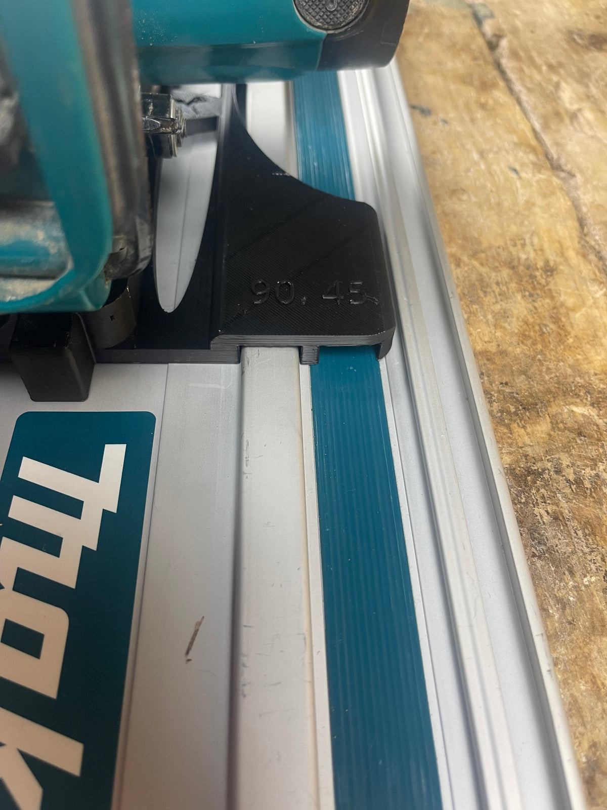 Adapterplatte / Schuh / Gleitplatte für Makita Handkreissäge DSS610 / DSS611 – Perfekte 45° & 90° Schnitte – Kompatibel mit Makita Führungsschienen