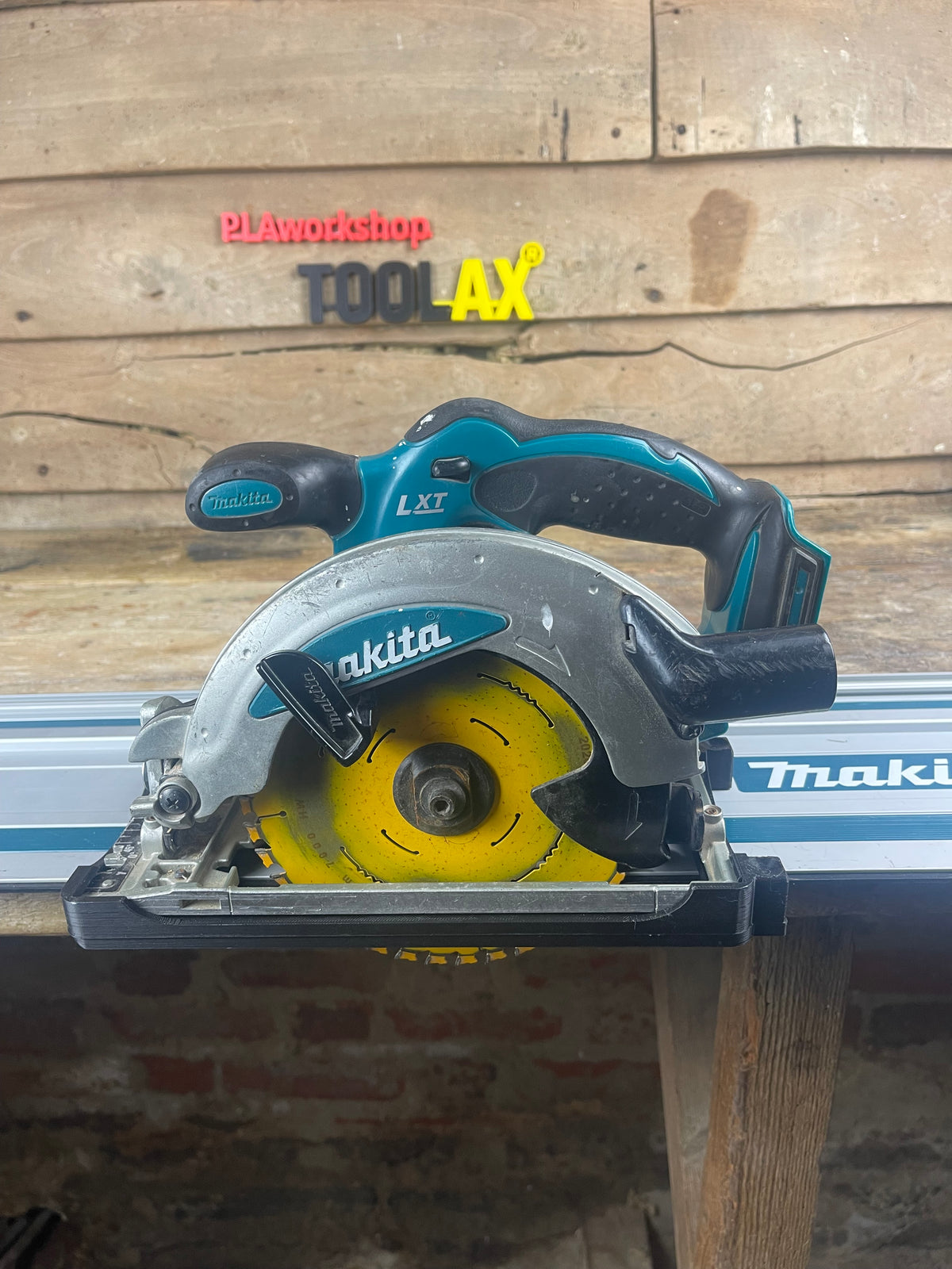 Adapterplatte / Schuh / Gleitplatte für Makita Handkreissäge DSS610 / DSS611 – Perfekte 45° & 90° Schnitte – Kompatibel mit Makita Führungsschienen