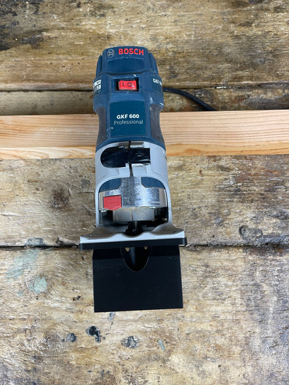 Accessoire de plaquage de chants Bosch compatible avec le Bosch GKF 600