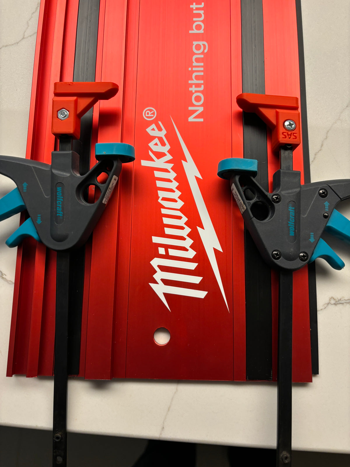 Pieds de serrage pour rail de guidage Milwaukee FSN – compatibles avec les serres-joints Wolfcraft (PK-2)