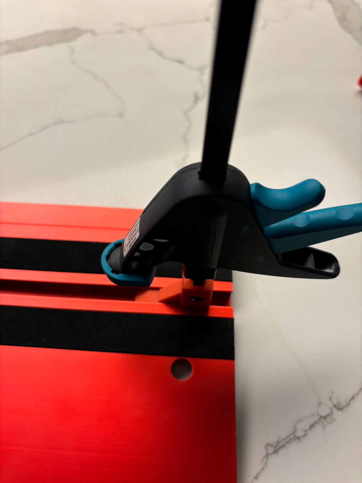Pieds de serrage pour rail de guidage Milwaukee FSN – compatibles avec les serres-joints Wolfcraft (PK-2)