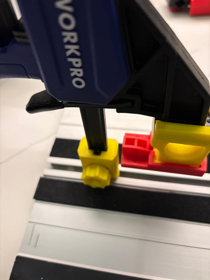Pieds adaptateurs de serre-rail de guidage Dewalt pour scie plongeante - pour s'adapter à la pince rapide WORKPRO