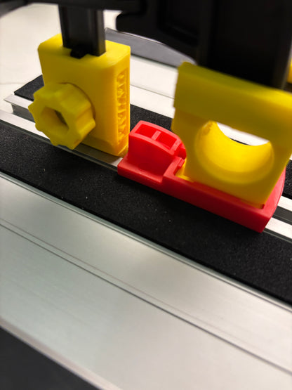 Pieds adaptateurs de serre-rail de guidage Dewalt pour scie plongeante - pour s'adapter à la pince rapide WORKPRO