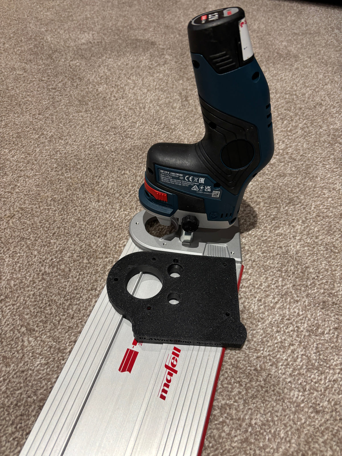 Bosch GKF 12V-8 Draadloze kantenfrees Basis Geleiderailadapter voor Bosch Geleiderail / Geleidingsliniaal