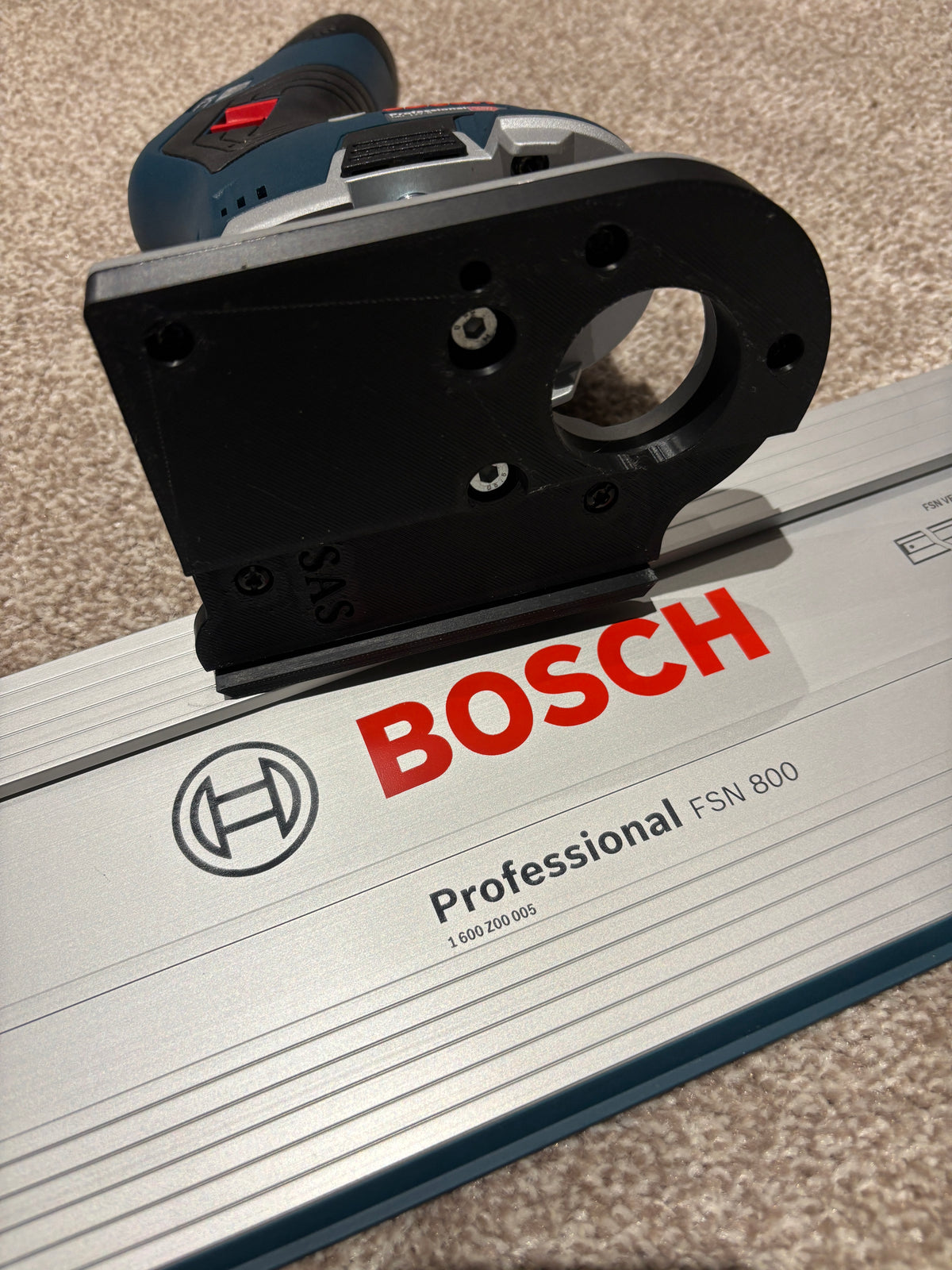 Bosch GKF 12V-8 Draadloze kantenfrees Basis Geleiderailadapter voor Bosch Geleiderail / Geleidingsliniaal