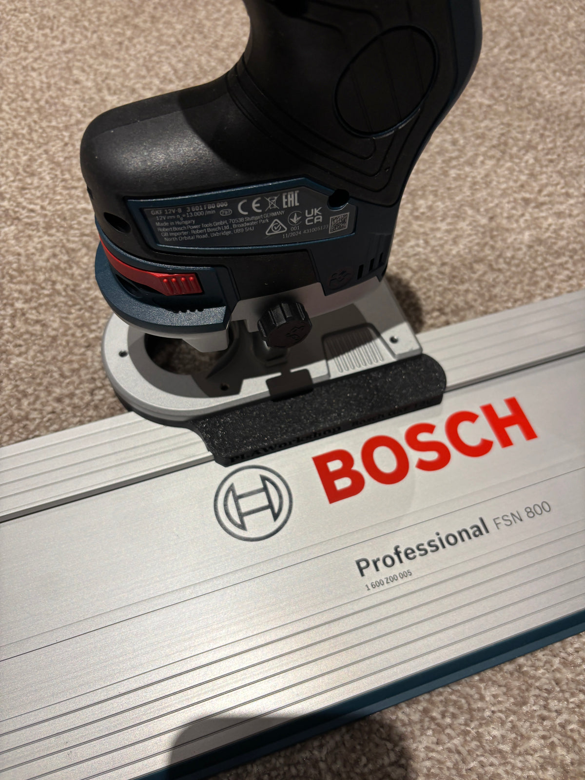 Bosch GKF 12V-8 Draadloze kantenfrees Basis Geleiderailadapter voor Bosch Geleiderail / Geleidingsliniaal