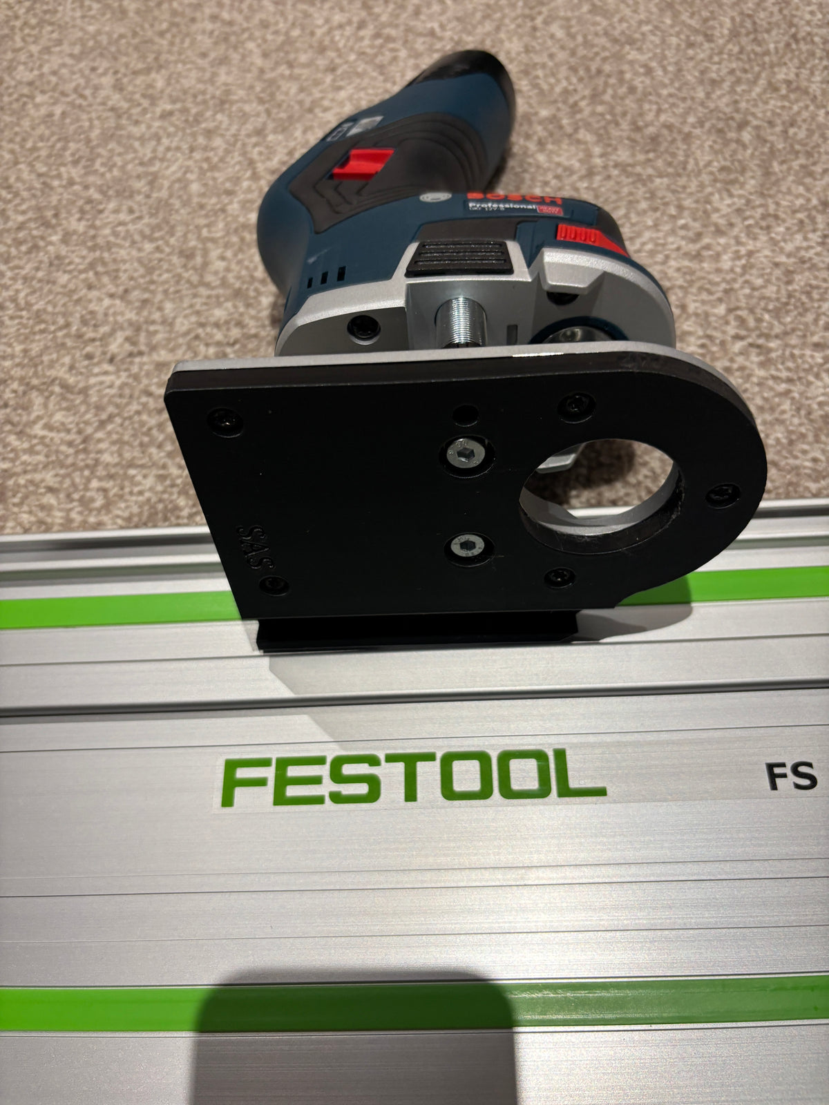Adaptateur de base de défonceuse sans fil Bosch GKF 12V-8 pour rail de guidage Festool