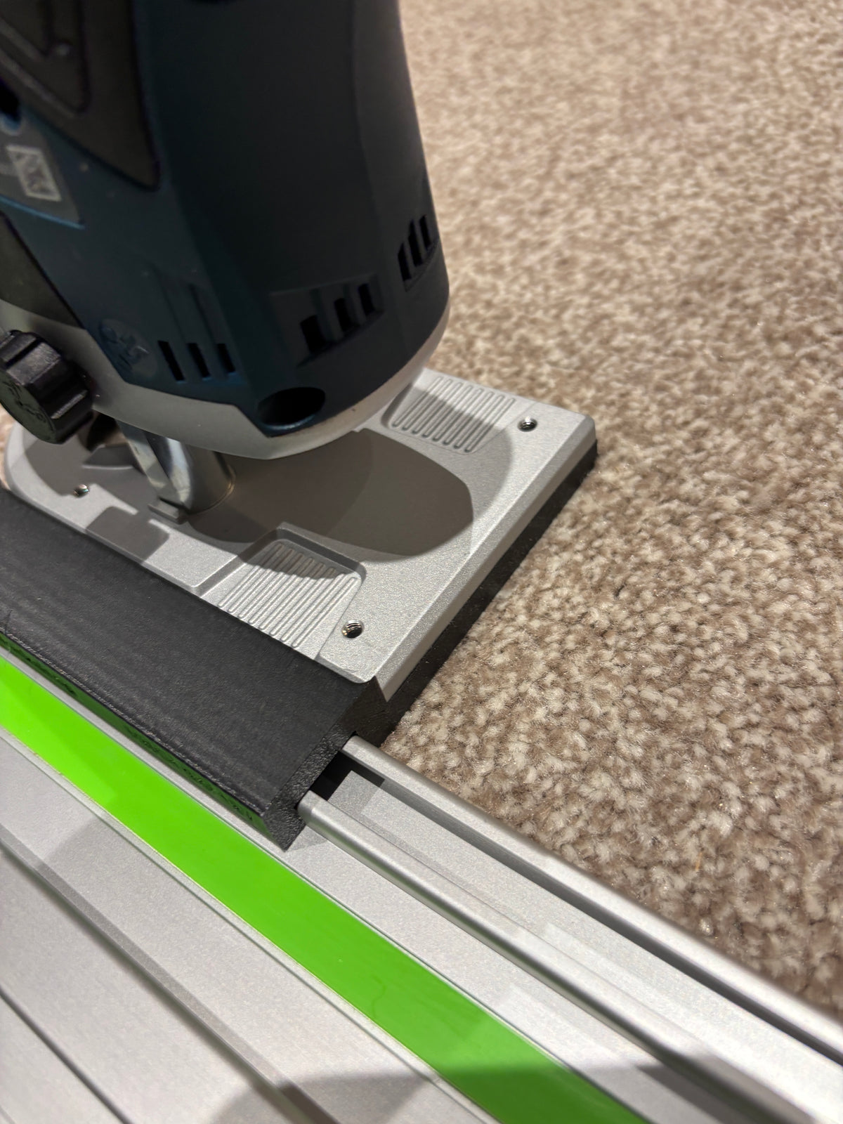 Adaptateur de base de défonceuse sans fil Bosch GKF 12V-8 pour rail de guidage Festool
