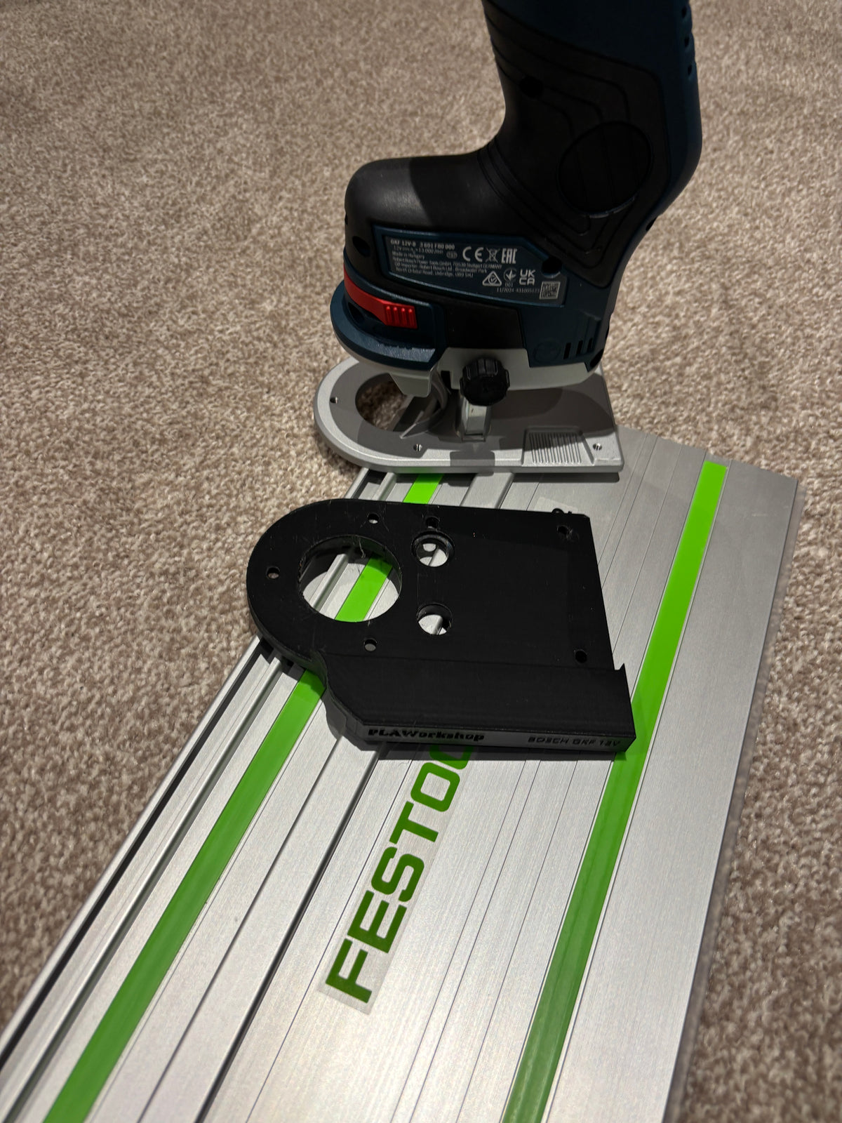 Adaptateur de base de défonceuse sans fil Bosch GKF 12V-8 pour rail de guidage Festool