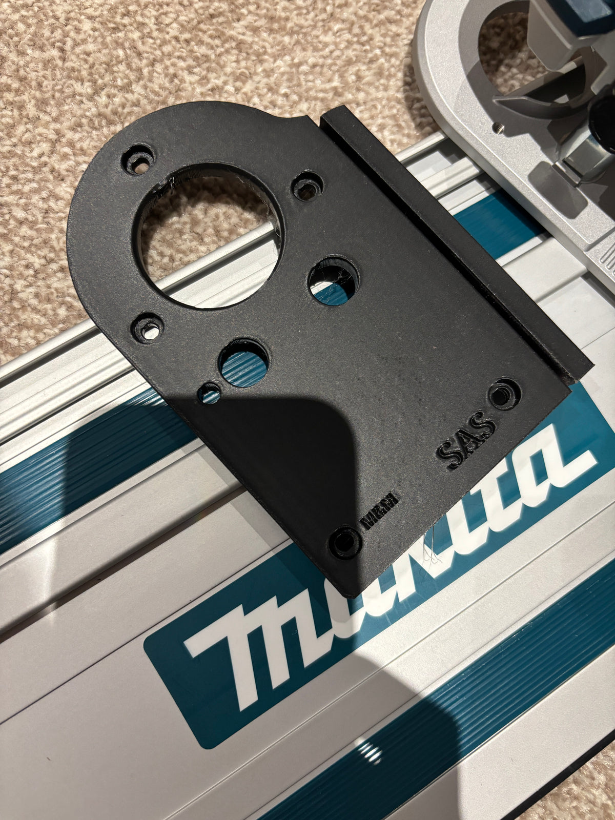 Bosch GKF 12V-8 Cordless Edge Trim Router Base Guide Rail Adapter to Makita Track / Guide Rail