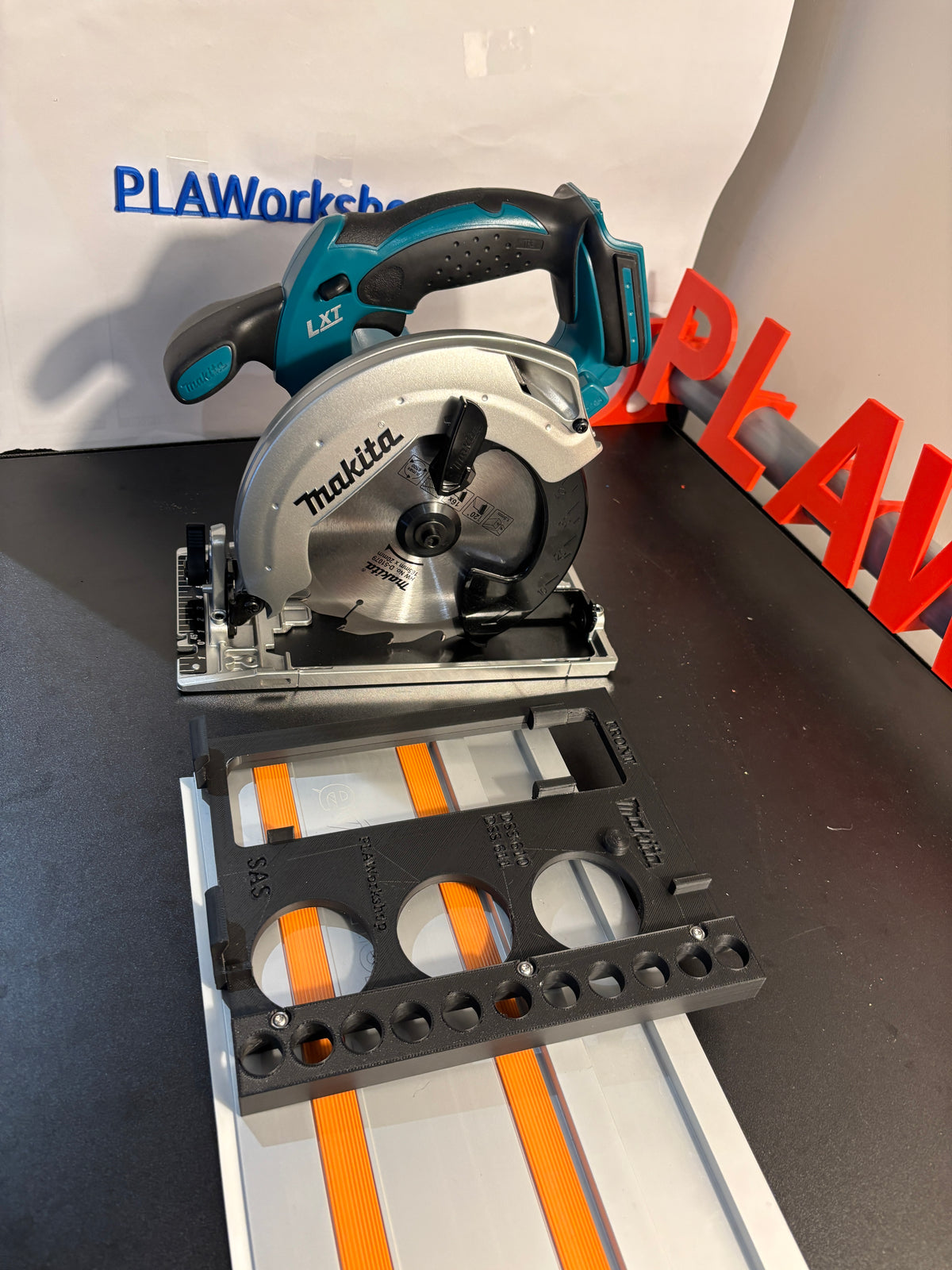 Makita DSS610 / DSS611 adaptervoet / geleideplaat voor cirkelzaag om op een Evolution-geleiderail te passen