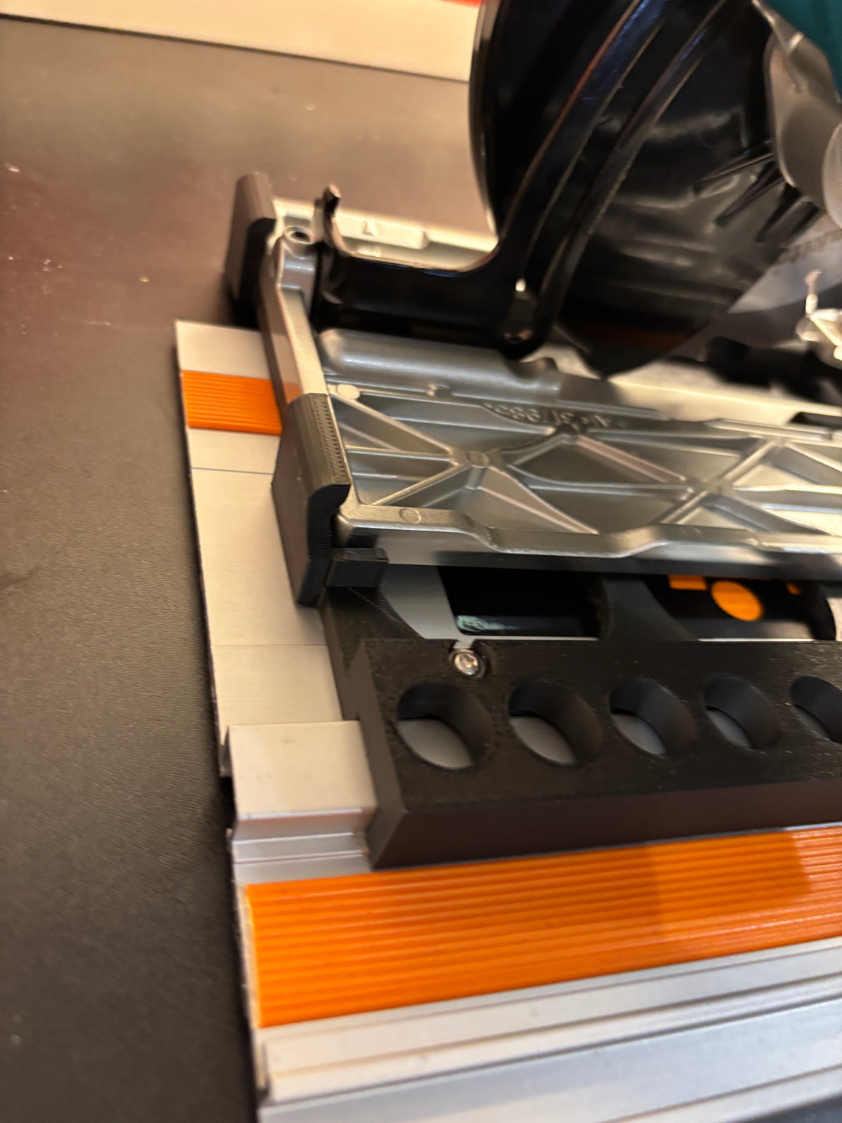 Semelle adaptatrice/patin de glissement Makita DSS610/DSS611 pour scie circulaire, compatible avec rail de guidage Triton