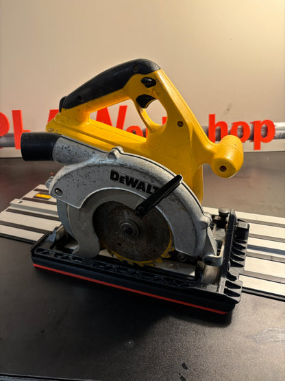 DEWALT DW007 Skill Saw Adaptor Base / Skid Plate Shoe to fit Dewalt Guide rail