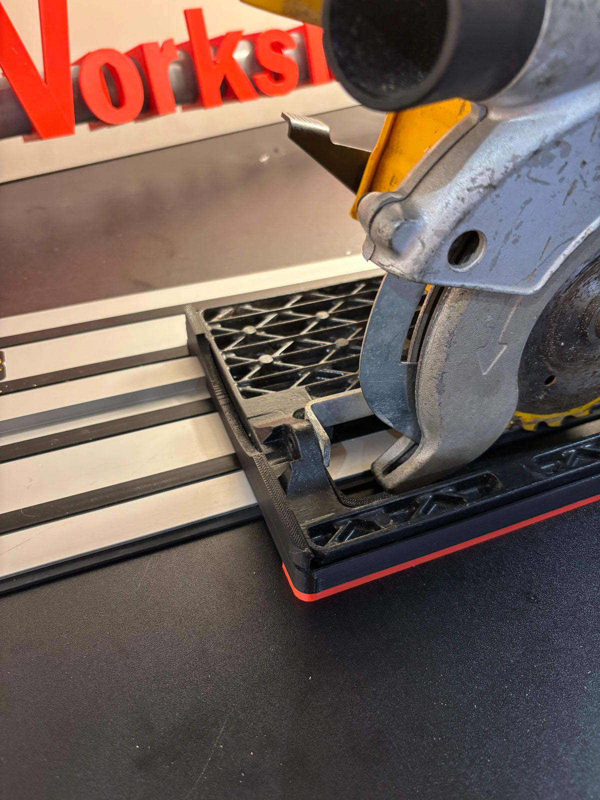 DEWALT DW007 Skill Saw Adaptor Base / Skid Plate Shoe to fit Dewalt Guide rail