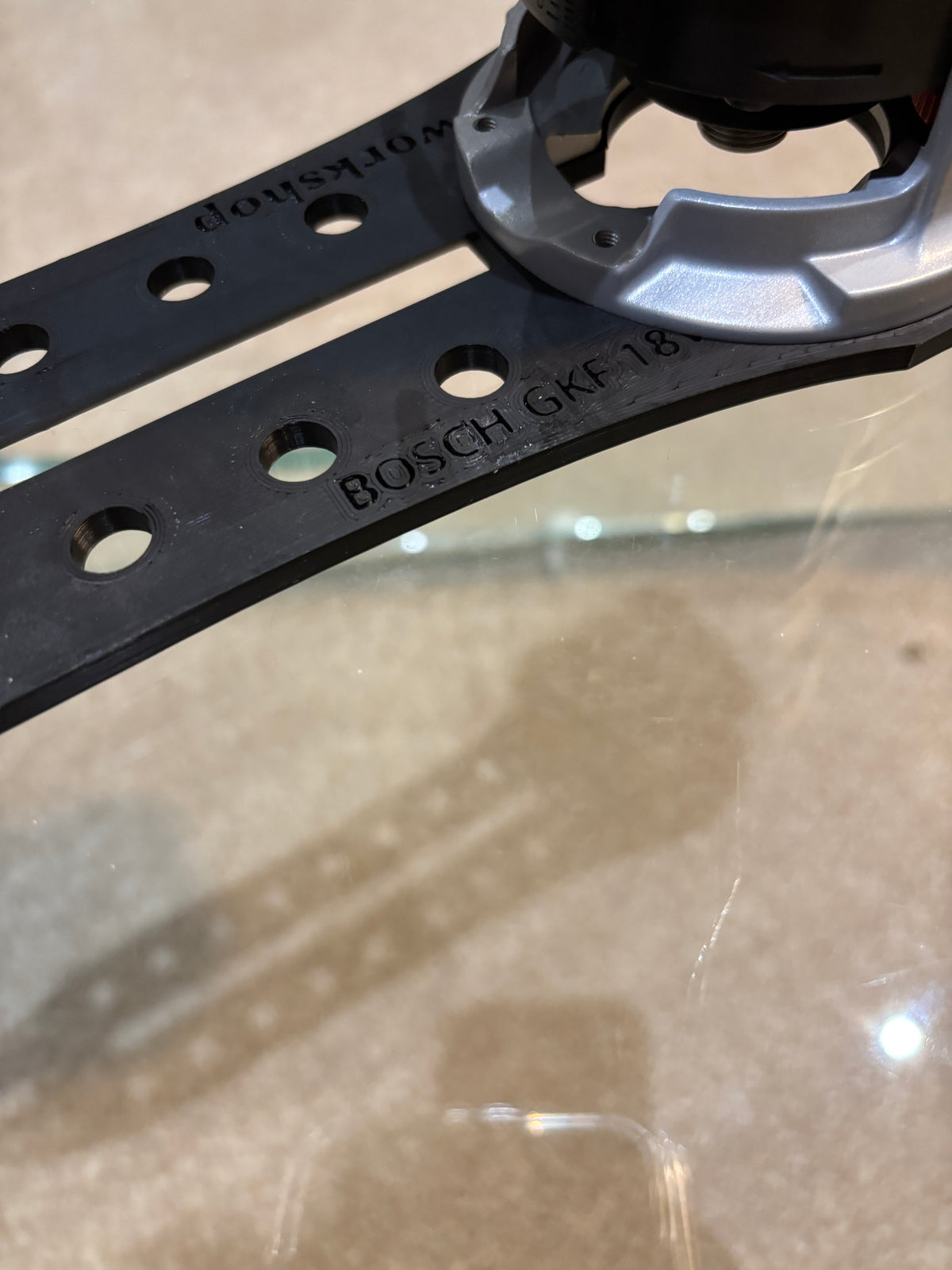 Bosch GKF 18V-25 Oberfräse Kreis-Schneidlehre