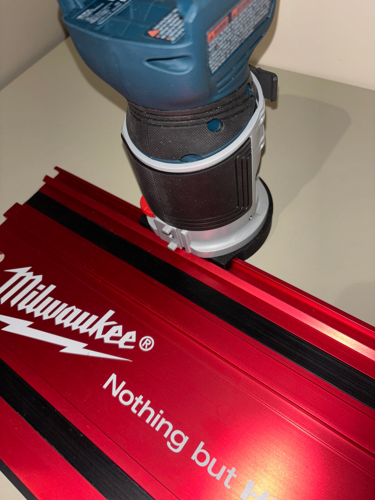 Bosch GKF 18V-25 kantenfrees invalbasis geleiderailadapter naar Milwaukee Track/geleiderail