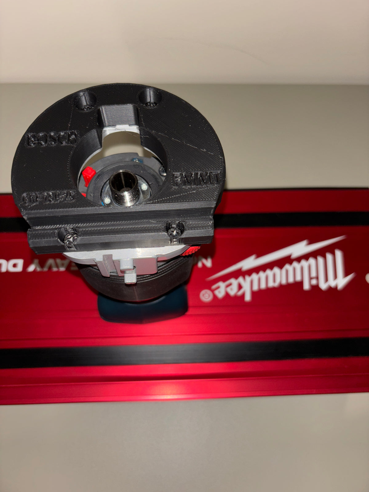 Bosch GKF 18V-25 kantenfrees invalbasis geleiderailadapter naar Milwaukee Track/geleiderail