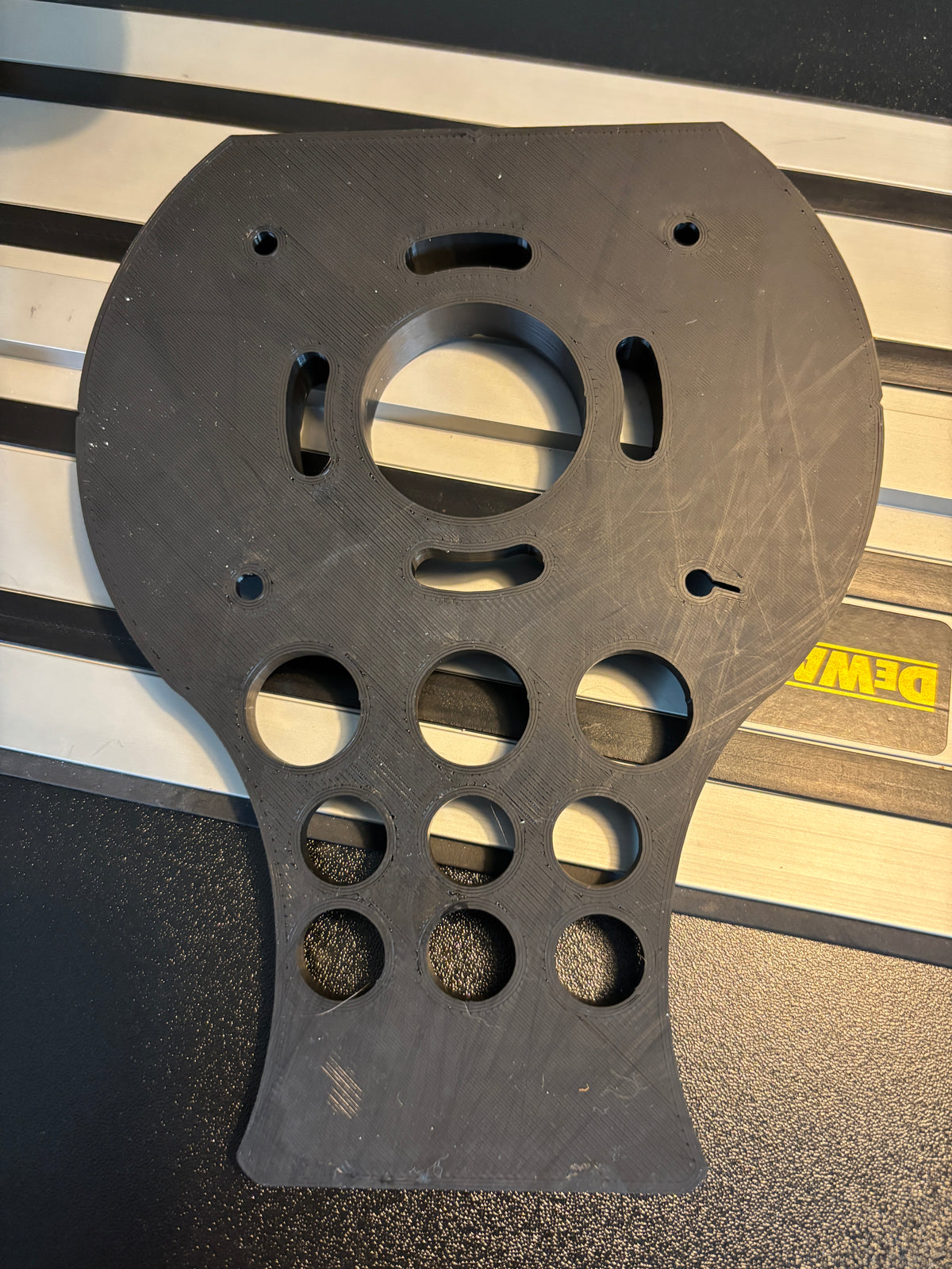 Dewalt DNP612 bovenfreesinbouwadapter voor geleiderail, passend op Dewalt geleiderail/-track