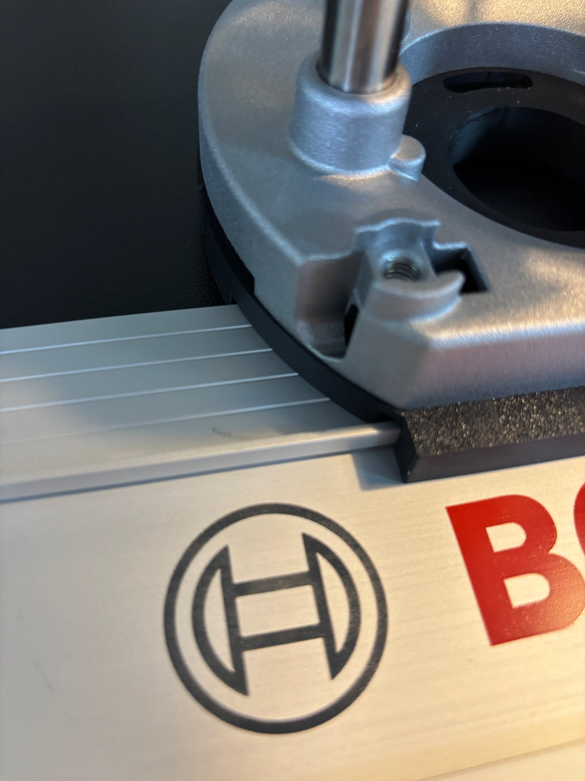 Adaptateur de base plongeante de défonceuse Dewalt DNP612 pour rail de guidage compatible avec les rails de guidage Bosch