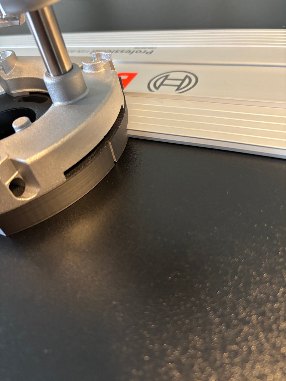 Adaptateur de base plongeante de défonceuse Dewalt DNP612 pour rail de guidage compatible avec les rails de guidage Bosch