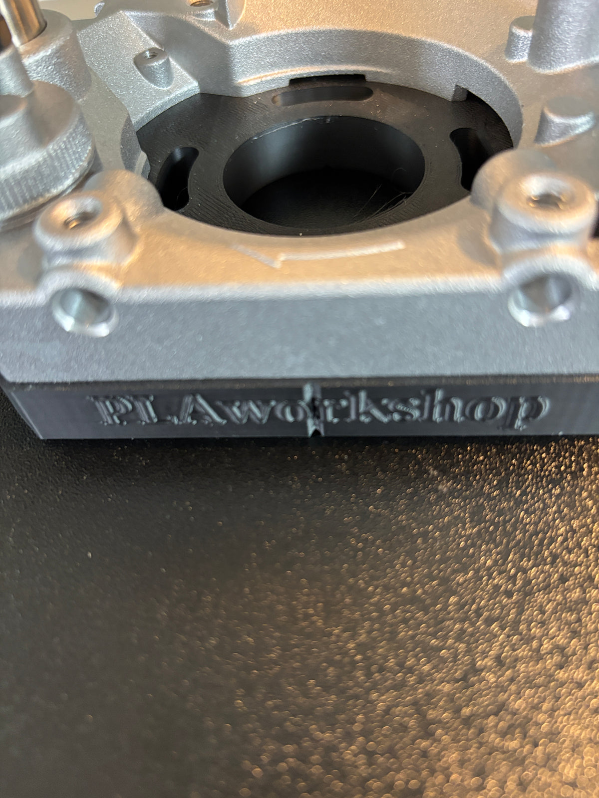 Dewalt DNP612 bovenfreesinbouwadapter voor geleiderail, passend op Mafell-geleiderails