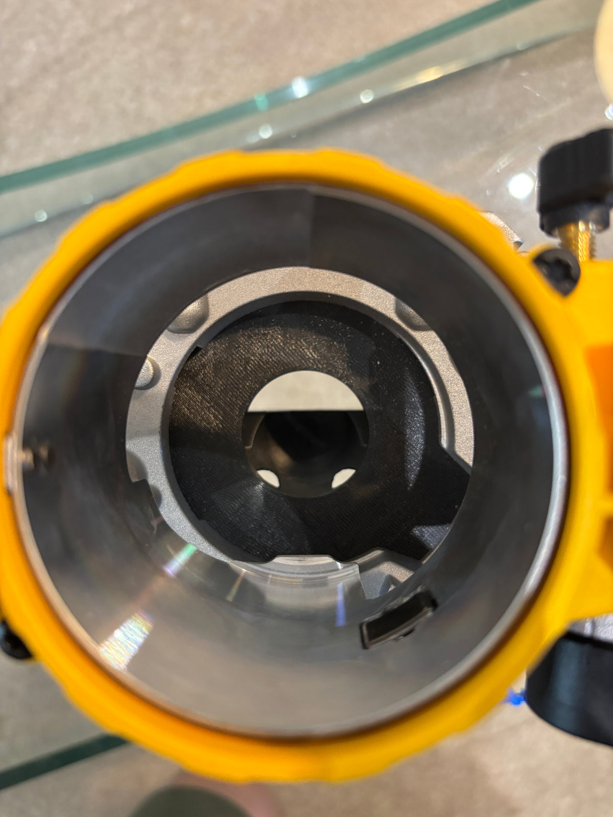 Dewalt DCW600 DWP611 Edge banding attachment in combination with the DNP612 Plunge Base Type 1