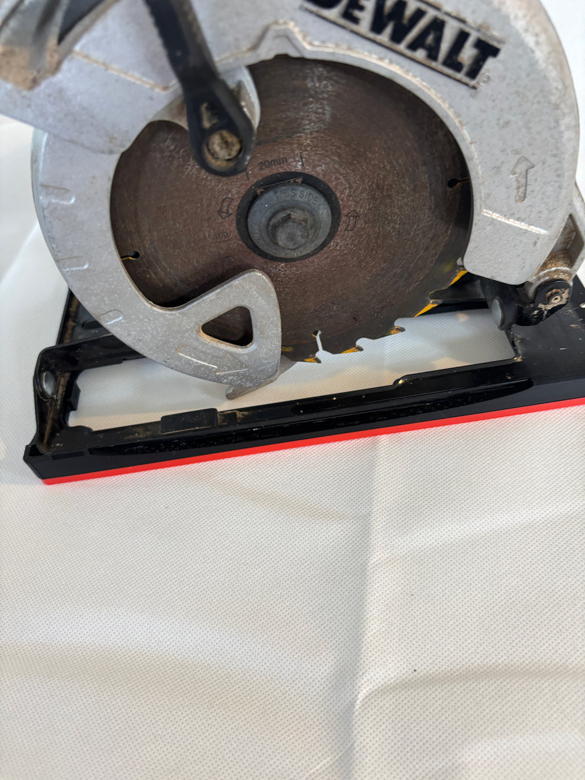 TOOLAX Adaptor base / Skid plate for Circular Saw DWE550 to fit Titan Guide rail