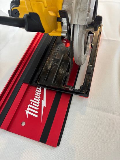 Dewalt DWE550 Adapter basis / Glijplaat voor cirkelzaag passend op Milwaukee geleiderail