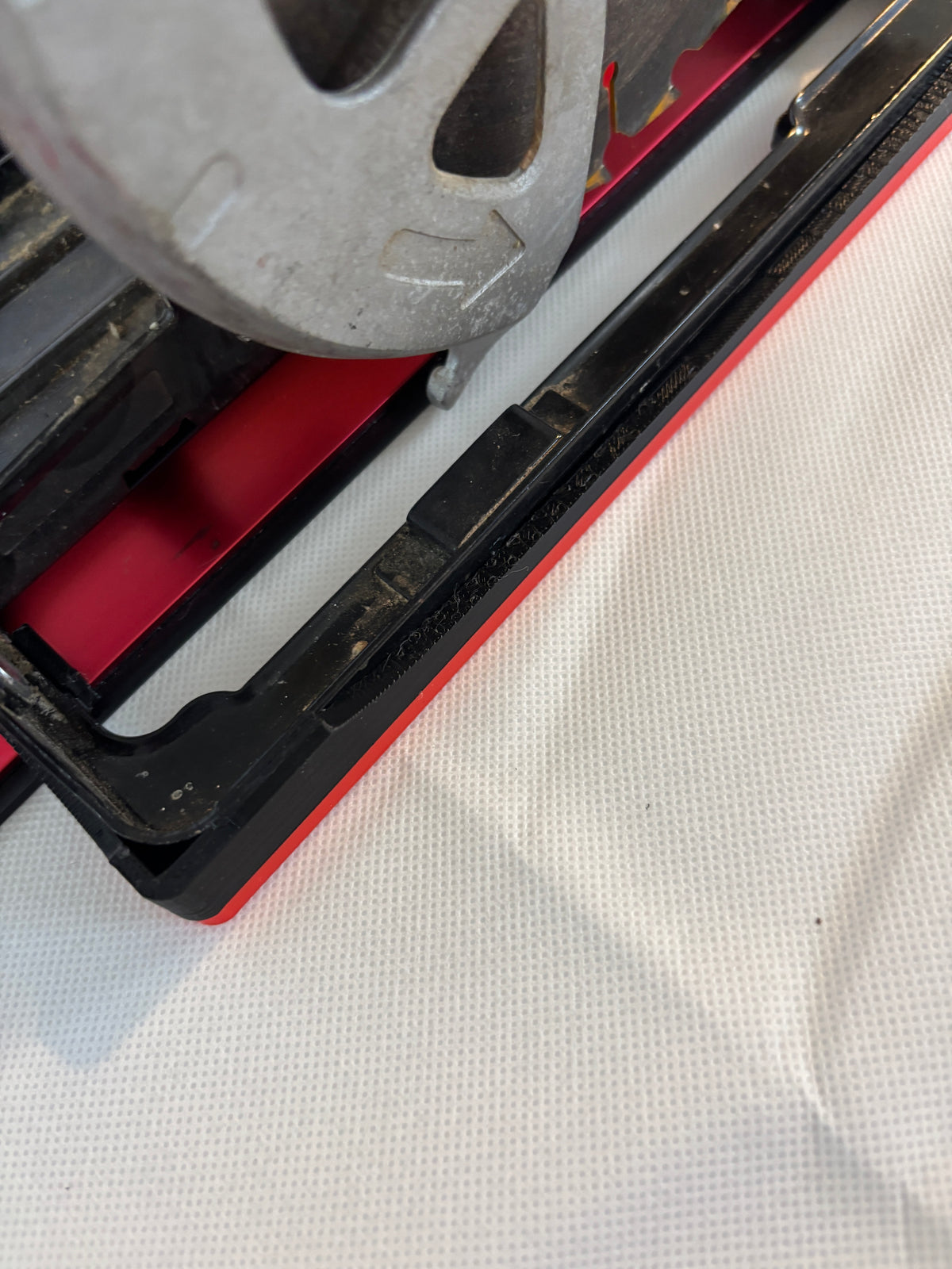 Dewalt DWE550 Adapter basis / Glijplaat voor cirkelzaag passend op Milwaukee geleiderail