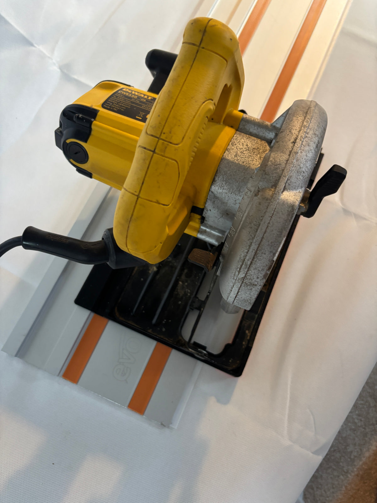 Dewalt DWE550 Adaptor base / Skid plate for Circular Saw to fit Evolution Guide rail