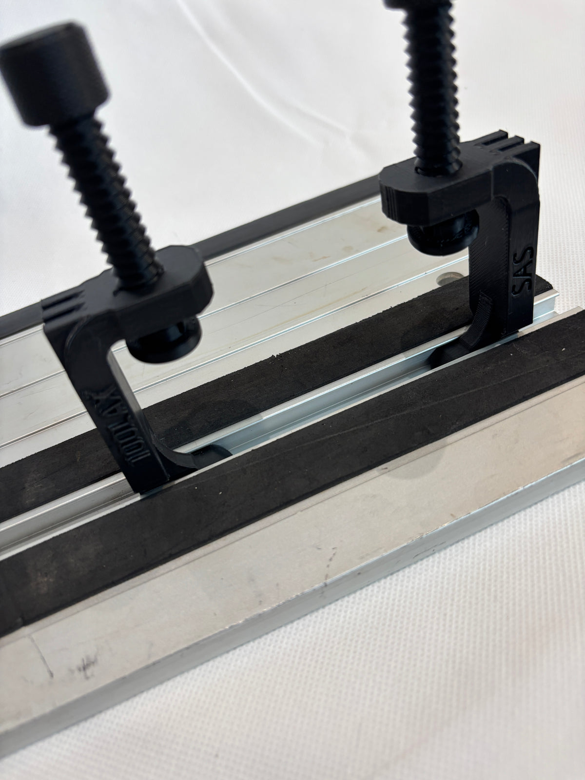 TOOLAX All-in-One Klemme G-Style - kompatibel mit Titan Führungsschiene für Tauchsägen