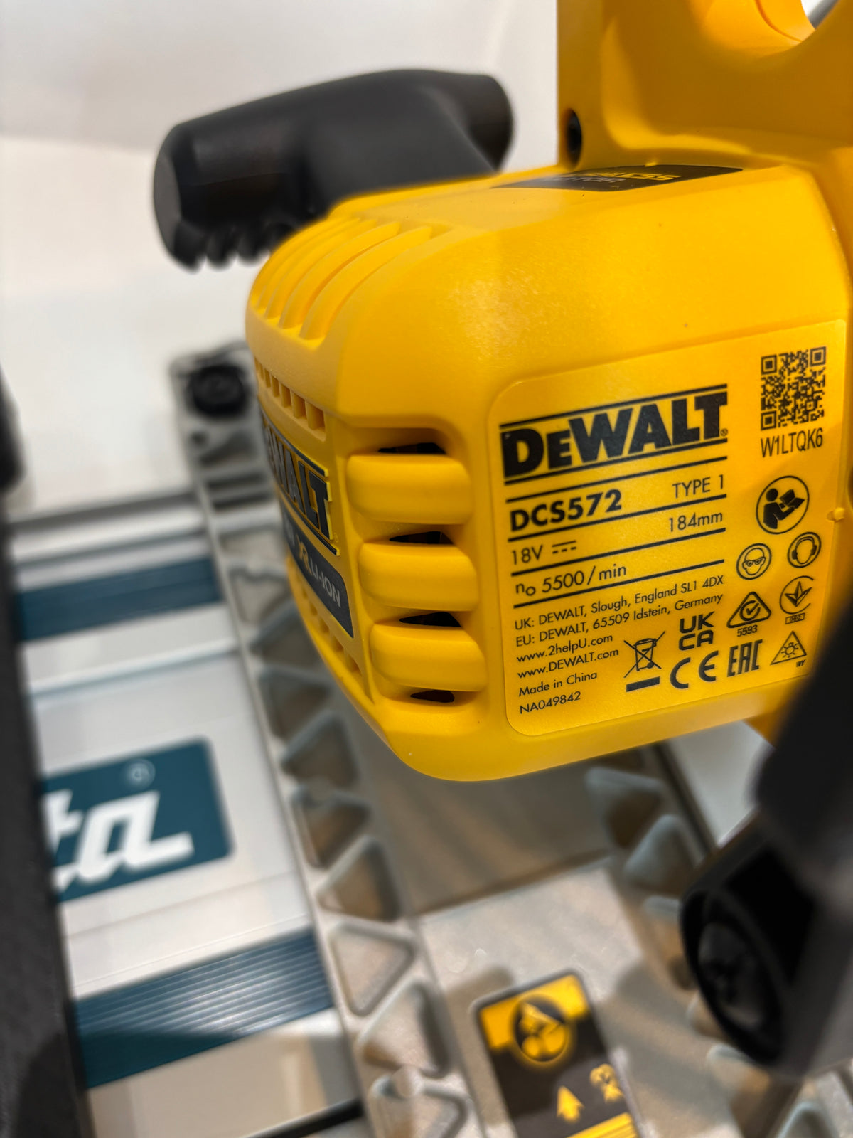 Dewalt DCS572 Adaptor base / Skid plate / Shoe for Circular Saw compatible with Makita Guide rail