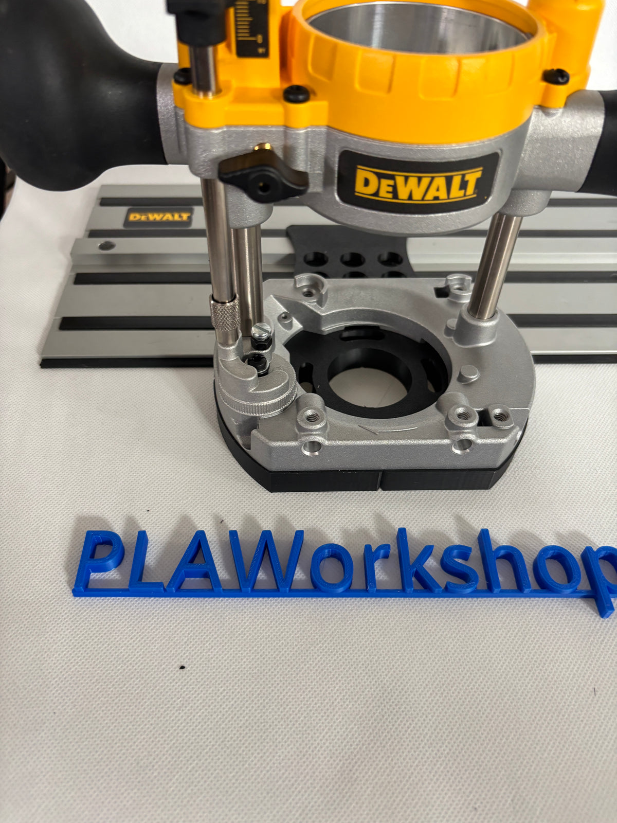 TOOLAX Adaptor to fit Dewalt Guide rail for Dewalt Routers: D26203, D26204 & DCW604