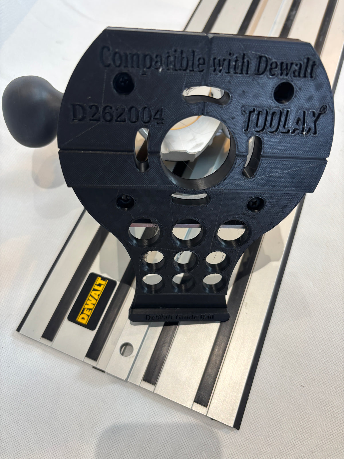 TOOLAX Adaptor to fit Dewalt Guide rail for Dewalt Routers: D26203, D26204 & DCW604